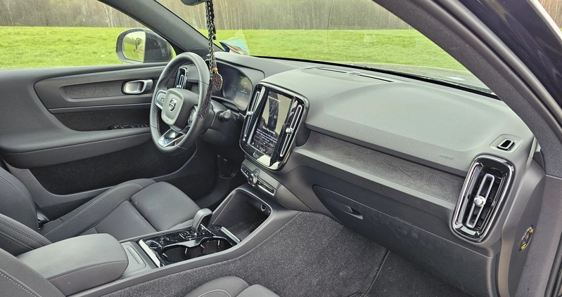 Volvo XC 40 cena 85700 przebieg: 14000, rok produkcji 2022 z Michałowo małe 172